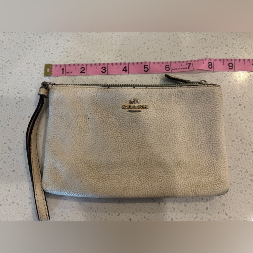 Coach Off-White Leather Wristlet